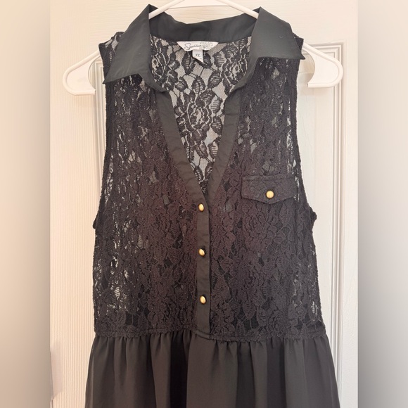 Elegant Black Lace Dress - Picture 4 of 5